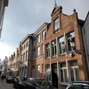 Large 3 Bedroom House With Terrace In The Center Of Bruges Hébergement de vacances
