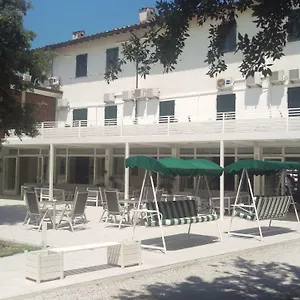 Raffaelli Angela Forte dei Marmi